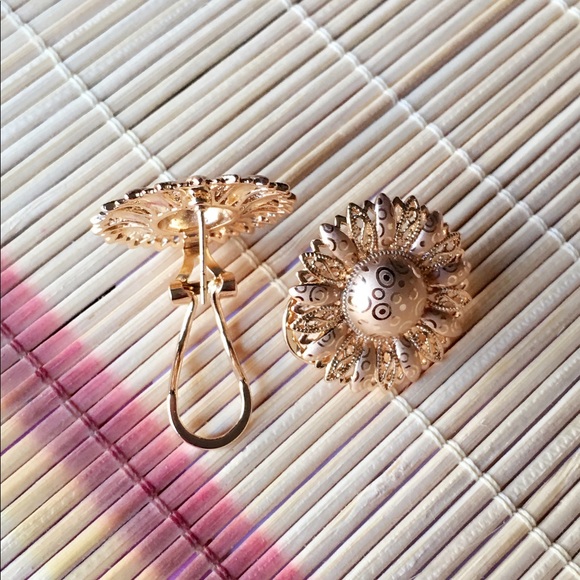 Brand New Gold Plated Jewelry Sets - Picture 4 of 5